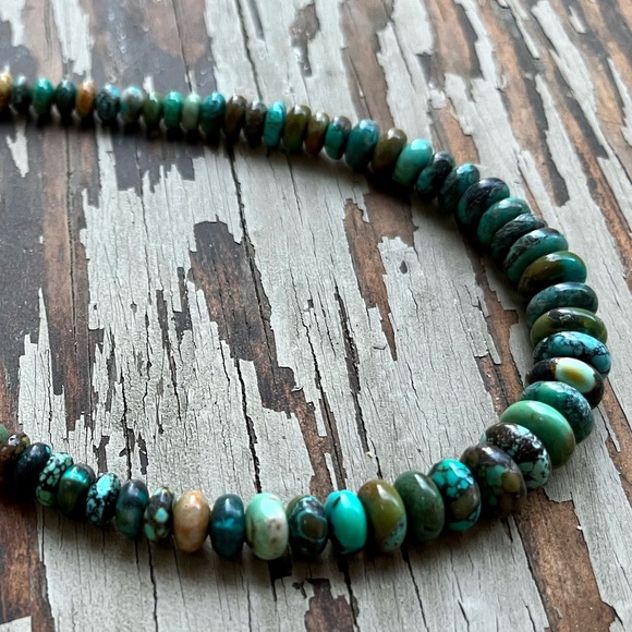Graduated Multicolor Turquoise & Desert Pearl Necklace - Picture 3 of 4